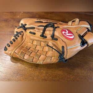 Rawlings Brown and Black Leather Glove